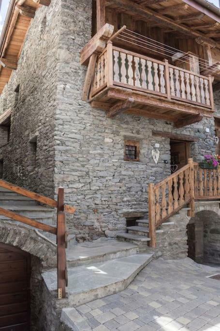 Ferienwohnung Vecchio Fienile Aosta Exterior foto